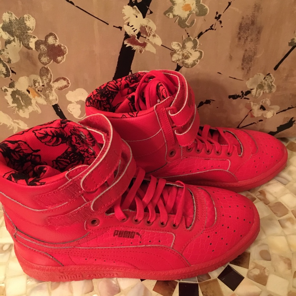 Puma Red Hight Top Ladies